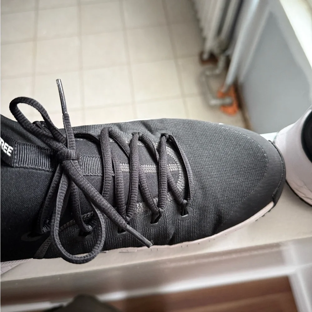 Nike Dual-Tone Athletic Shoes - Picture 6 of 7